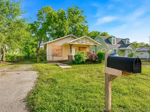 319 W 14th, Ada, OK 74820