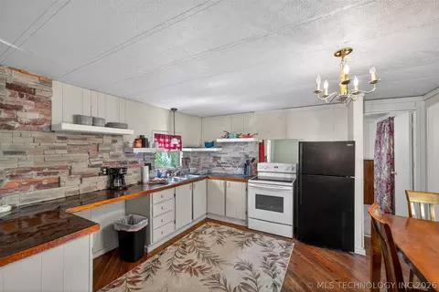 Kitchen - 9207 N 447 Rd, Spavinaw, OK 74366 photo 1 of 3