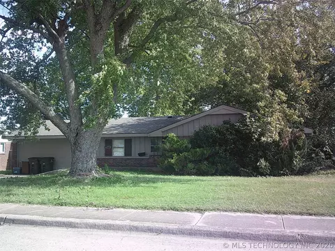 124 S Fenway Pl, Bartlesville, OK 74006