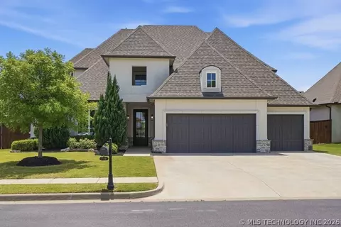 714 W 110th St S, Jenks, OK 74037