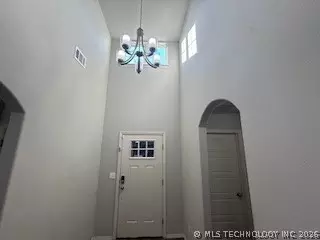 Entry Way - 3509 E Sandusky St, Broken Arrow, OK 74014 photo 2 of 5
