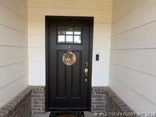 Entry Way - 3509 E Sandusky St, Broken Arrow, OK 74014 photo 1 of 5