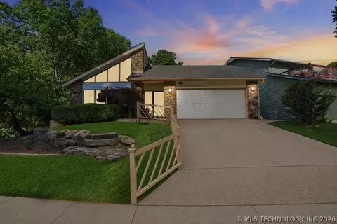 9720 S Maplewood Ave, Tulsa, OK 74137