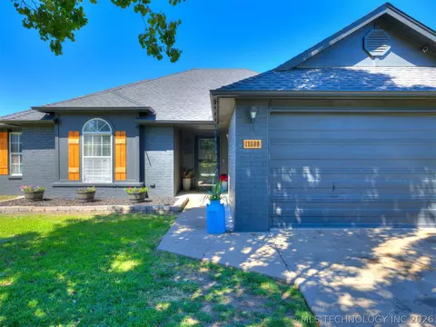 11608 N 109th East Pl, Collinsville, OK 74021