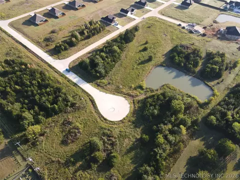 97 Maple Leaf Dr, Durant, OK 74701