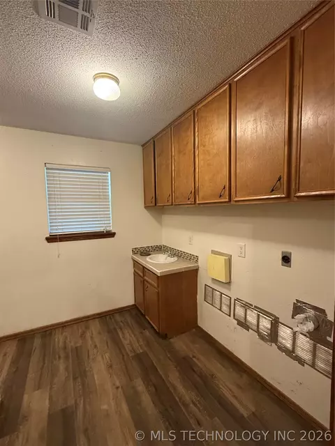 Other - 1004 E 12th, Cushing, OK 74023 photo 2 of 3