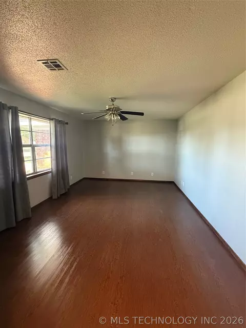 Living - 1004 E 12th, Cushing, OK 74023 photo 1 of 2