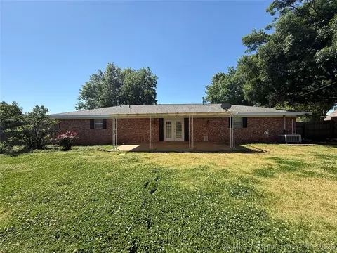 Exterior - 1004 E 12th, Cushing, OK 74023 photo 5 of 5