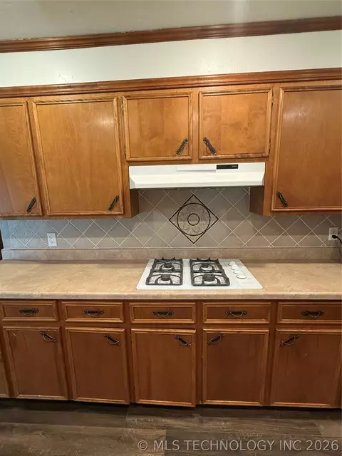 Kitchen - 1004 E 12th, Cushing, OK 74023 photo 3 of 5