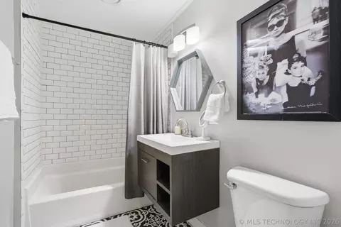 Bath - 2508 E 3rd St, Tulsa, OK 74104 photo 1 of 1