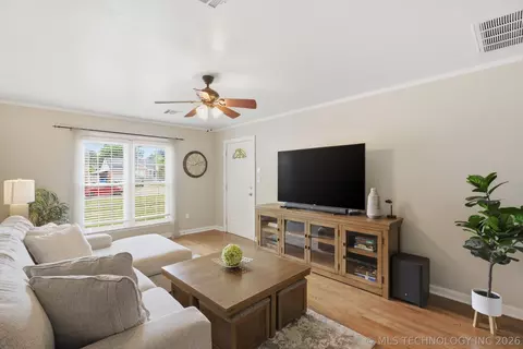 Living - 2508 E 3rd St, Tulsa, OK 74104 photo 4 of 5
