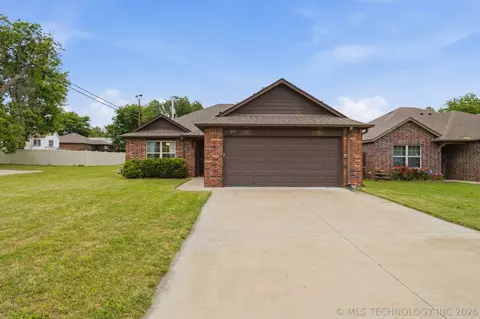217 E Bryan Ave, Sapulpa, OK 74066