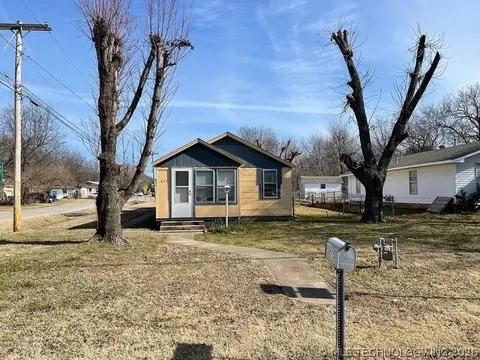 615 N 1st St, Broken Arrow, OK 74012