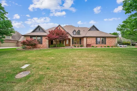 Exterior - 5216 E 148th St S, Bixby, OK 74008 photo 2 of 12