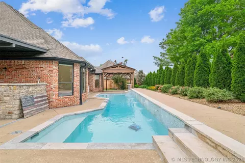 Exterior - 5216 E 148th St S, Bixby, OK 74008 photo 10 of 12