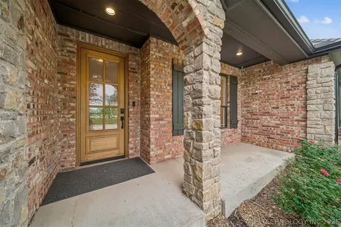 Exterior - 5216 E 148th St S, Bixby, OK 74008 photo 4 of 12
