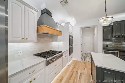 Kitchen - 5216 E 148th St S, Bixby, OK 74008 photo 6 of 7