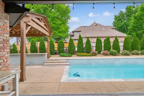 Exterior - 5216 E 148th St S, Bixby, OK 74008 photo 8 of 12