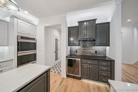 Kitchen - 5216 E 148th St S, Bixby, OK 74008 photo 7 of 7