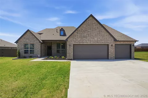 150 Phillips St, Skiatook, OK 74070