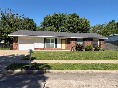 304 Heron Cir, Pryor, OK 74361