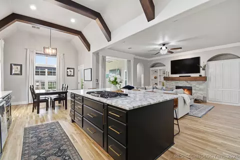 Kitchen - 7265 E 112th St S, Bixby, OK 74008 photo 1 of 5