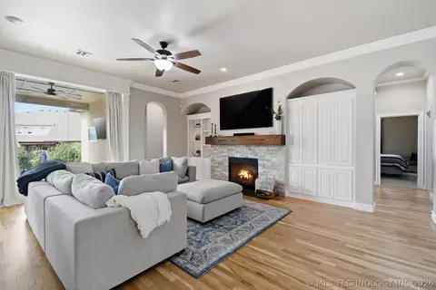 Living - 7265 E 112th St S, Bixby, OK 74008 photo 1 of 1