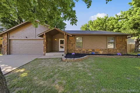 2959 W 112th Pl S, Jenks, OK 74037