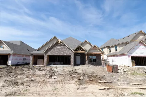 2916 E Northampton St, Broken Arrow, OK 74014