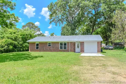 801 SE 6th St, Antlers, OK 74523