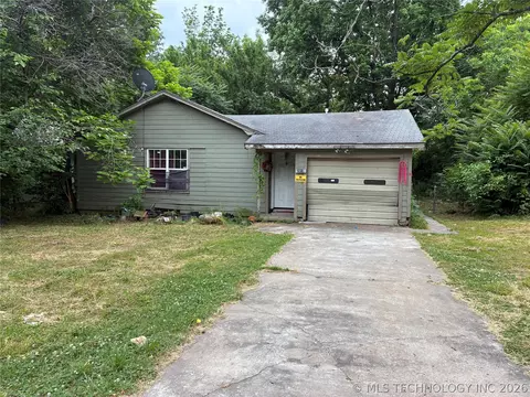 2019 Garland St, Muskogee, OK 74401