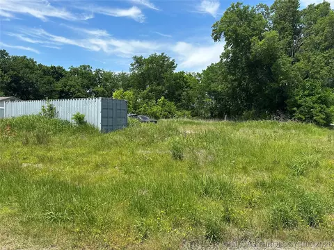 608 S Jackson Ave, Wagoner, OK 74467