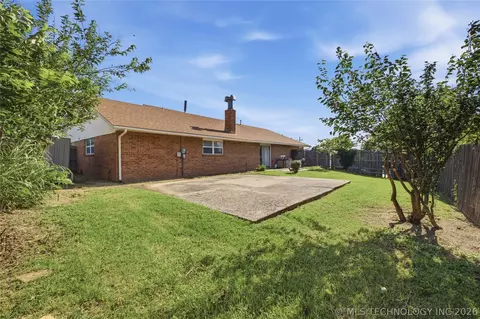 Exterior - 7707 E 57th St, Tulsa, OK 74145 photo 4 of 5