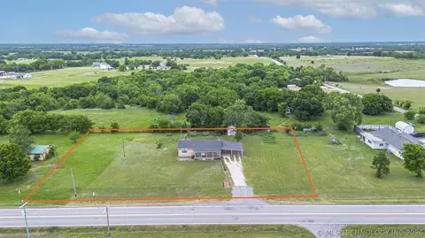 5050 Triple L Rd, Sulphur, OK 73030