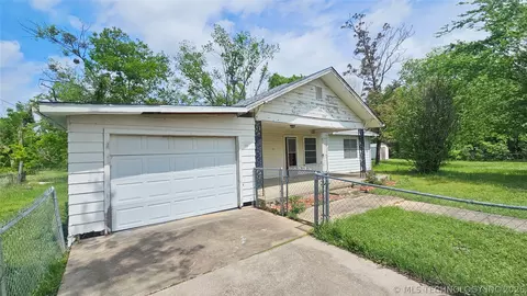506 7th St, Stuart, OK 74570