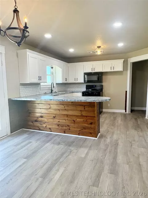 Kitchen - 422909 Hwy 266, Checotah, OK 74426 photo 5 of 5