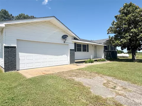 Exterior - 422909 Hwy 266, Checotah, OK 74426 photo 3 of 6
