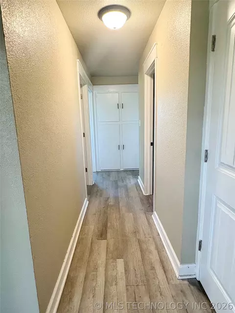 Entry Way - 422909 Hwy 266, Checotah, OK 74426 photo 1 of 2