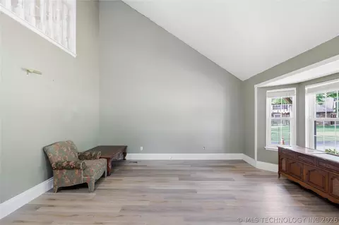 Living - 809 E Union St, Broken Arrow, OK 74011 photo 2 of 8