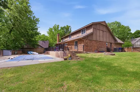 Exterior - 809 E Union St, Broken Arrow, OK 74011 photo 3 of 5