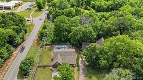 View/Area - 809 E Union St, Broken Arrow, OK 74011 photo 2 of 3