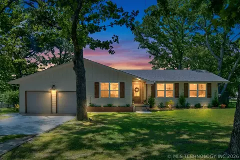 15852 E 450 Rd, Claremore, OK 74017