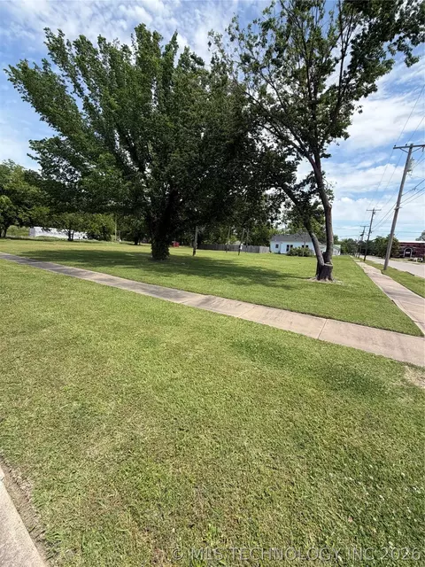 914 Leahy Ave, Pawhuska, OK 74056