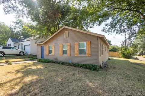4702 E 4th Pl, Tulsa, OK 74112