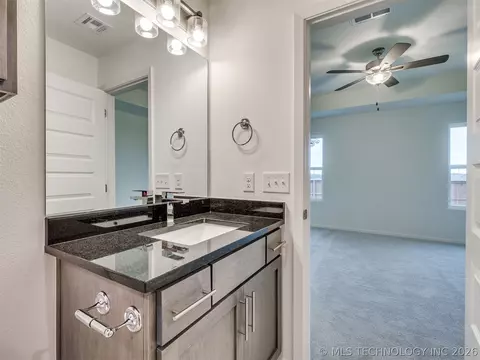 Bath - 3501 E 153rd St S, Bixby, OK 74008 photo 4 of 4