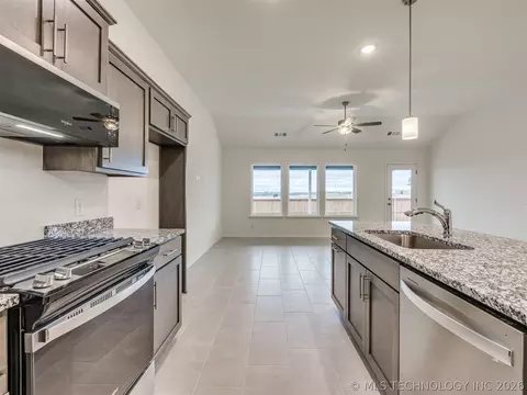 Kitchen - 3501 E 153rd St S, Bixby, OK 74008 photo 2 of 3