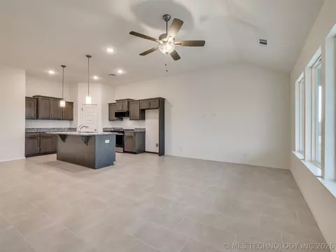 Living - 3501 E 153rd St S, Bixby, OK 74008 photo 1 of 3