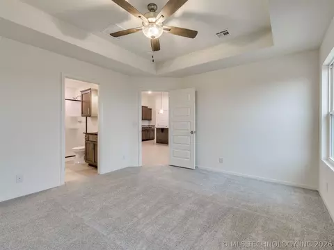 Bedroom - 3501 E 153rd St S, Bixby, OK 74008 photo 4 of 5