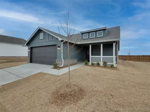Exterior - 3501 E 153rd St S, Bixby, OK 74008 photo 2 of 4
