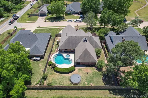 View/Area - 9503 E 112th Pl S, Bixby, OK 74008 photo 3 of 4